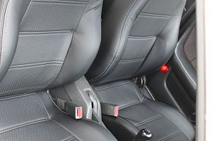 Авточехлы из экокожи для Мазда 323